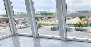 Панорамное остекление балкона Советская Гавань цена от 11 тыс. руб. м/п.